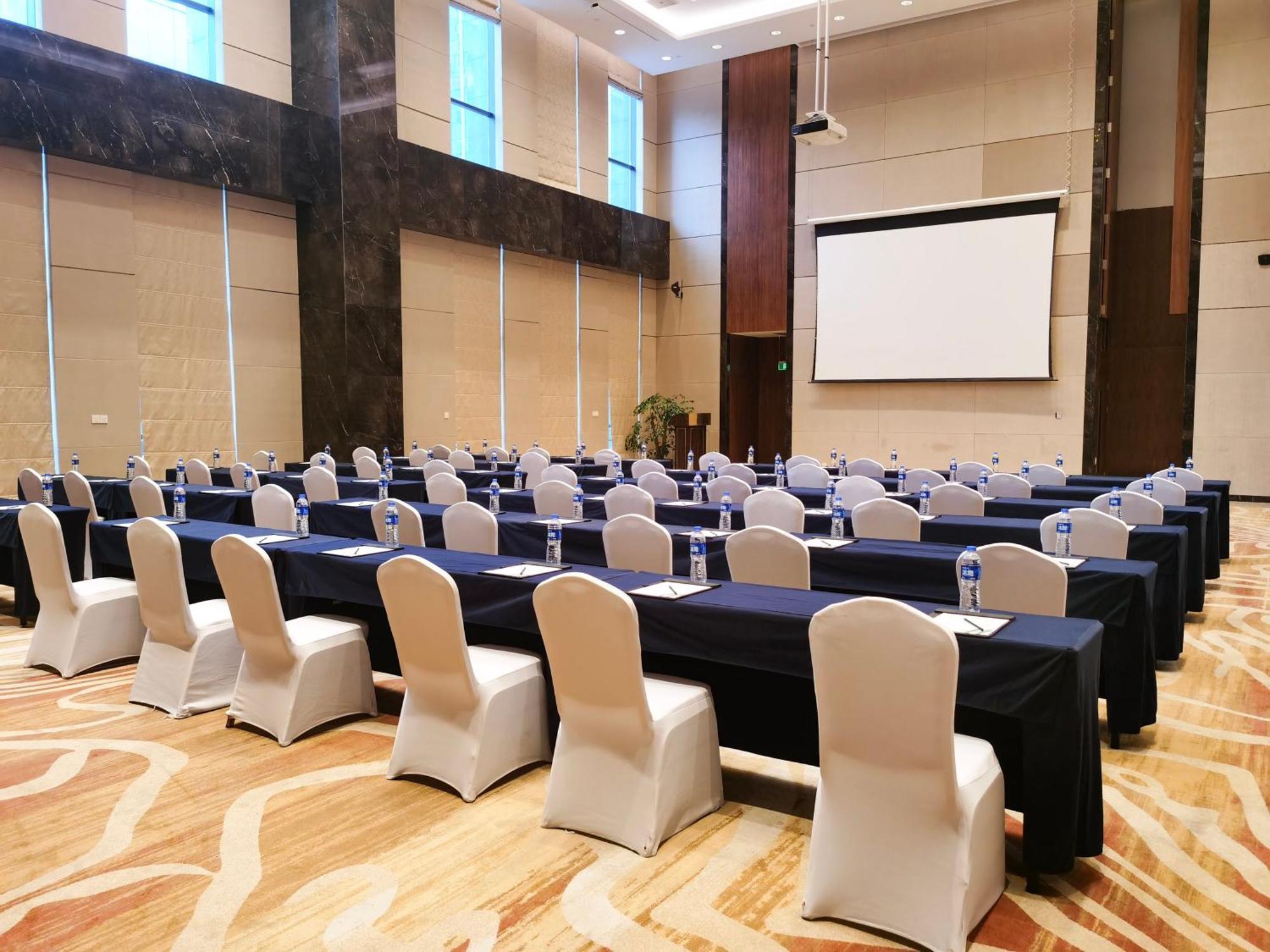 Holiday Inn Chengdu Qinhuang By Ihg Exterior photo